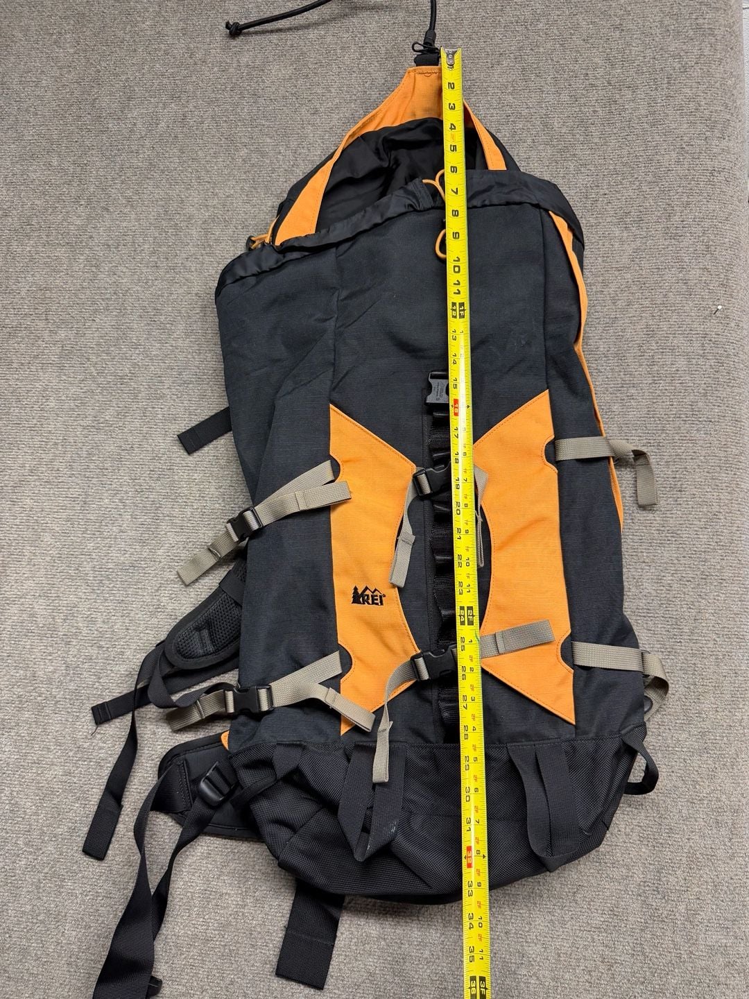 REI Hiking Backpack Black Orange Camping Day Trip Pack 7