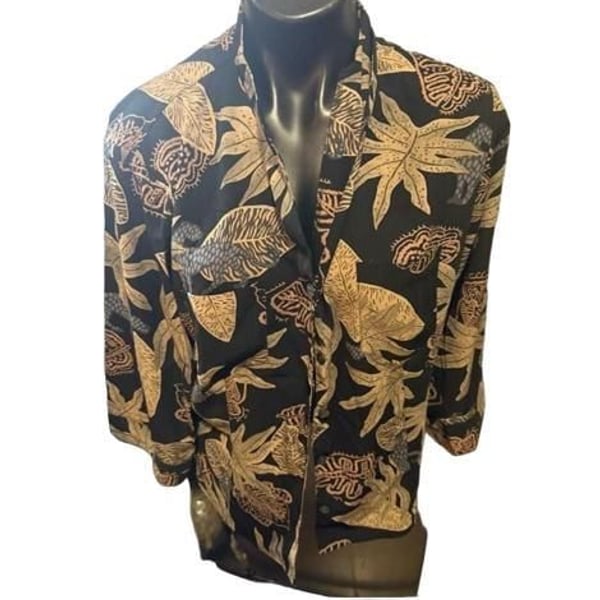 Kathie Lee Collection Button Up Shirt Black Beige Tropical Leaf Print