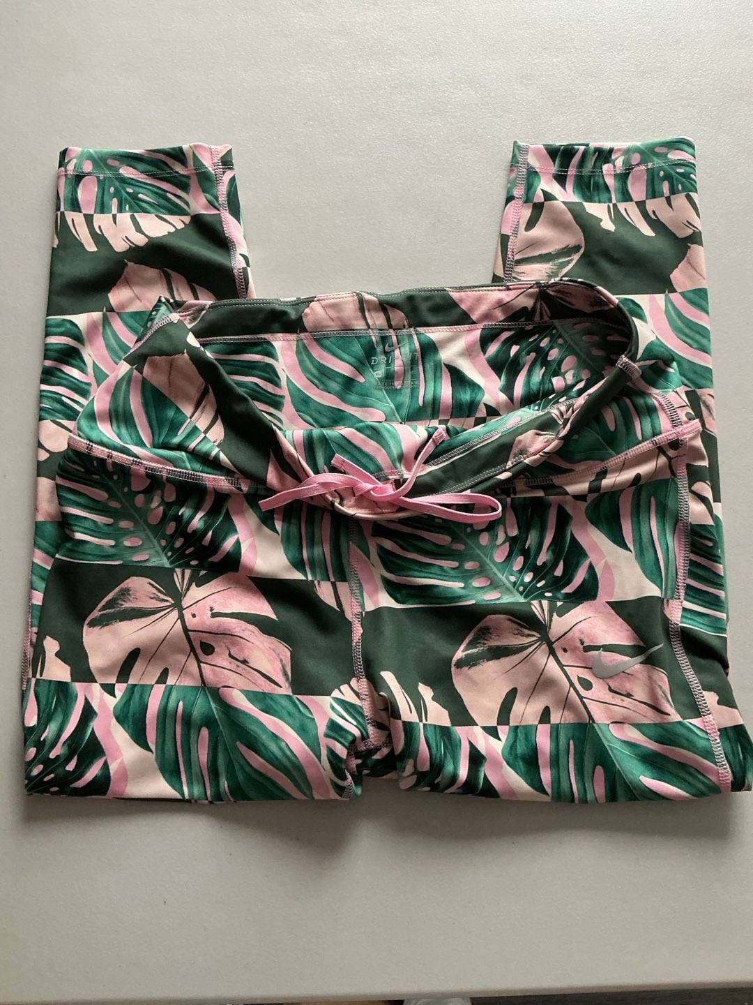 Dri-Fit Nike Fast Crop Leggings Size XL Palm Print 1