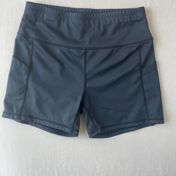 Sports Wear Black High Waist Athletic Shorts with Side Pockets Size L