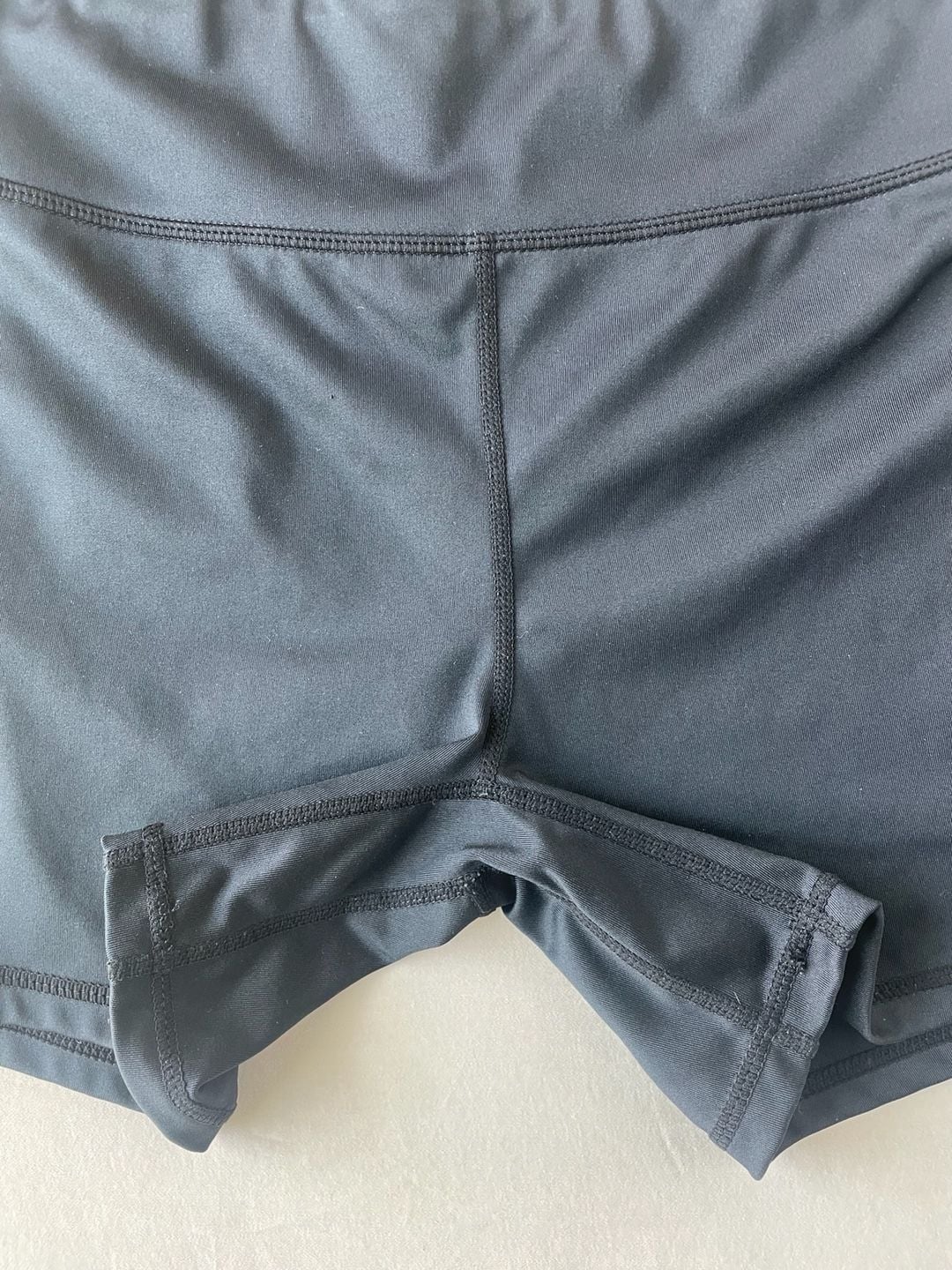 Sports Wear Black High Waist Athletic Shorts with Side Pockets Size L 3