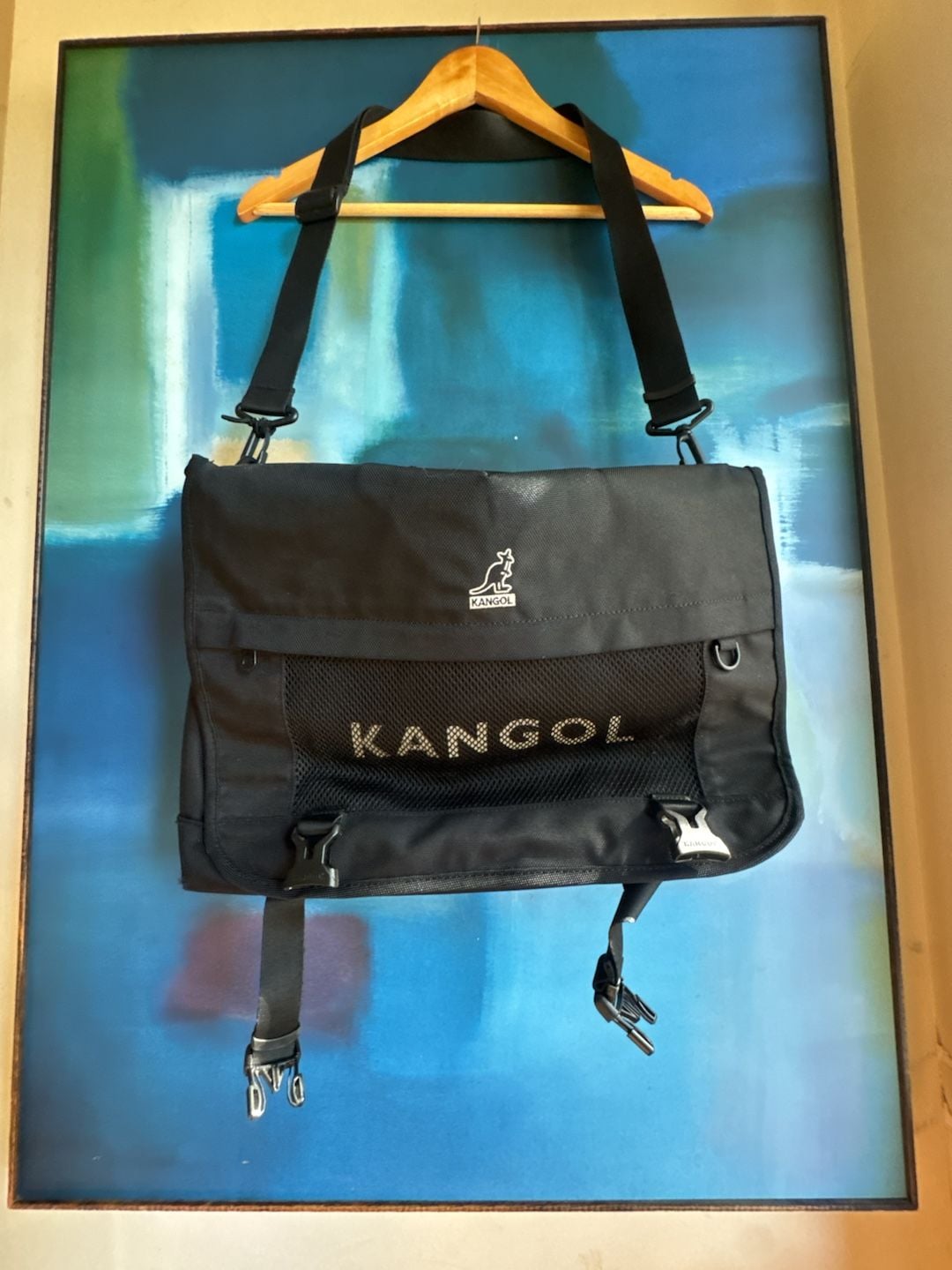 Kangol Messenger Bag Black 2