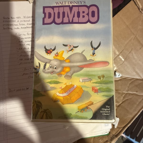 Walt Disney Dumbo Black Diamond Classics VHS Tape Pink Clamshell Case