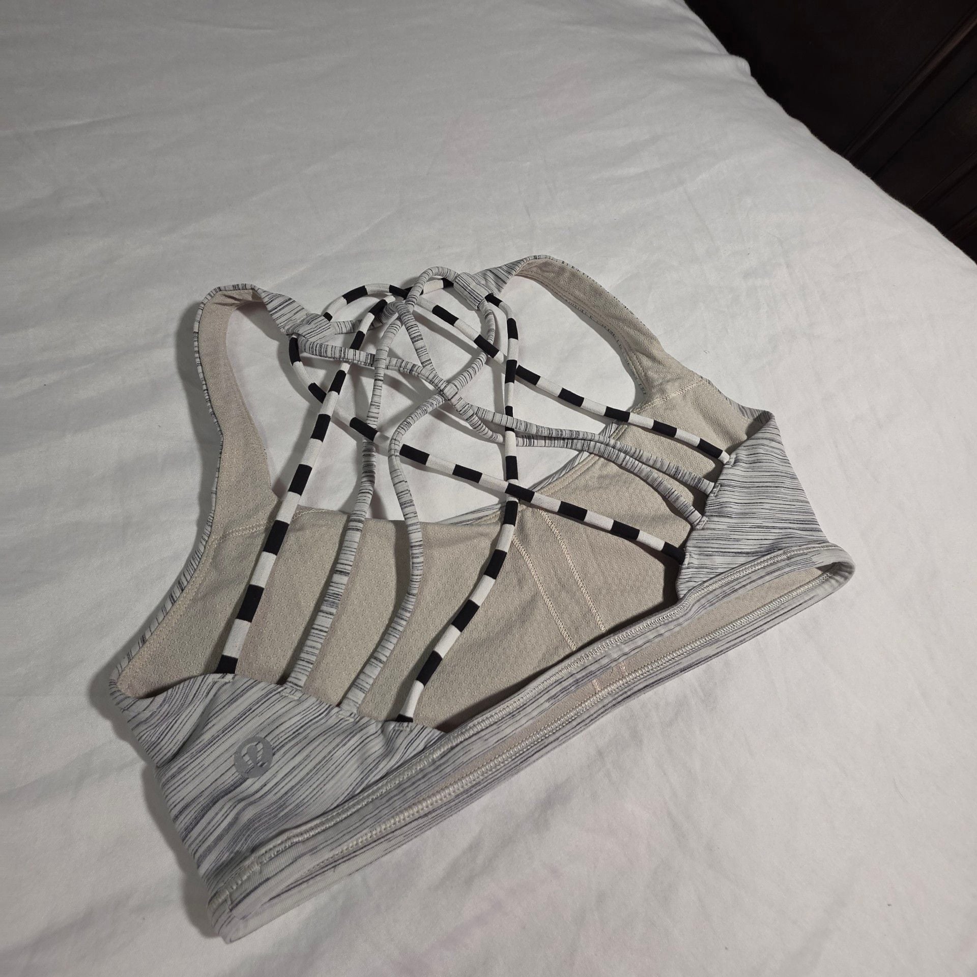 Lululemon Free To Be Wild Bra Size 8 Heathered White Black 3