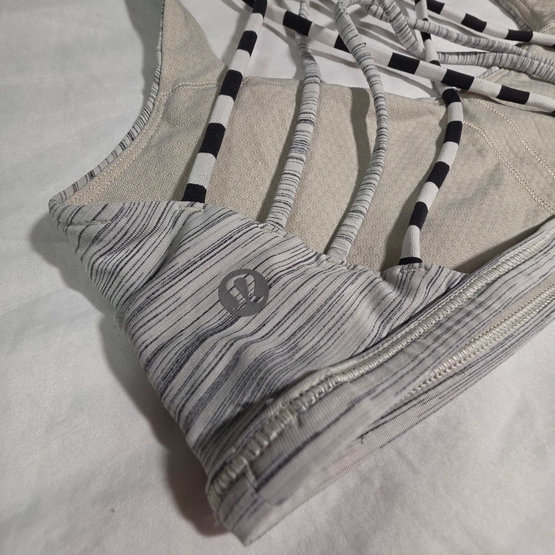 Lululemon Free To Be Wild Bra Size 8 Heathered White Black 4