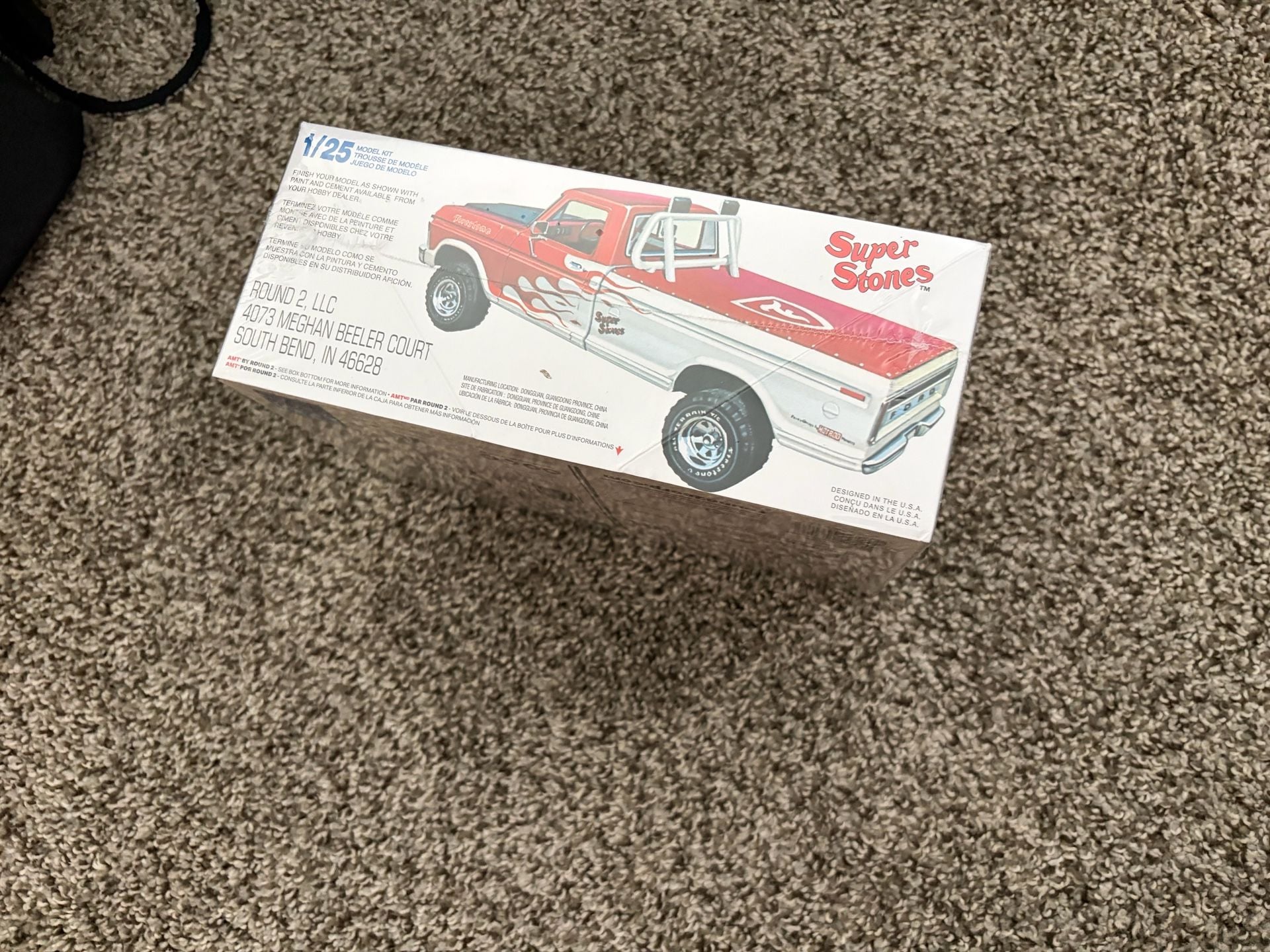 AMT 1978 Ford 4x4 Truck Firestone Super Stones 1/25 Scale Model Kit 4
