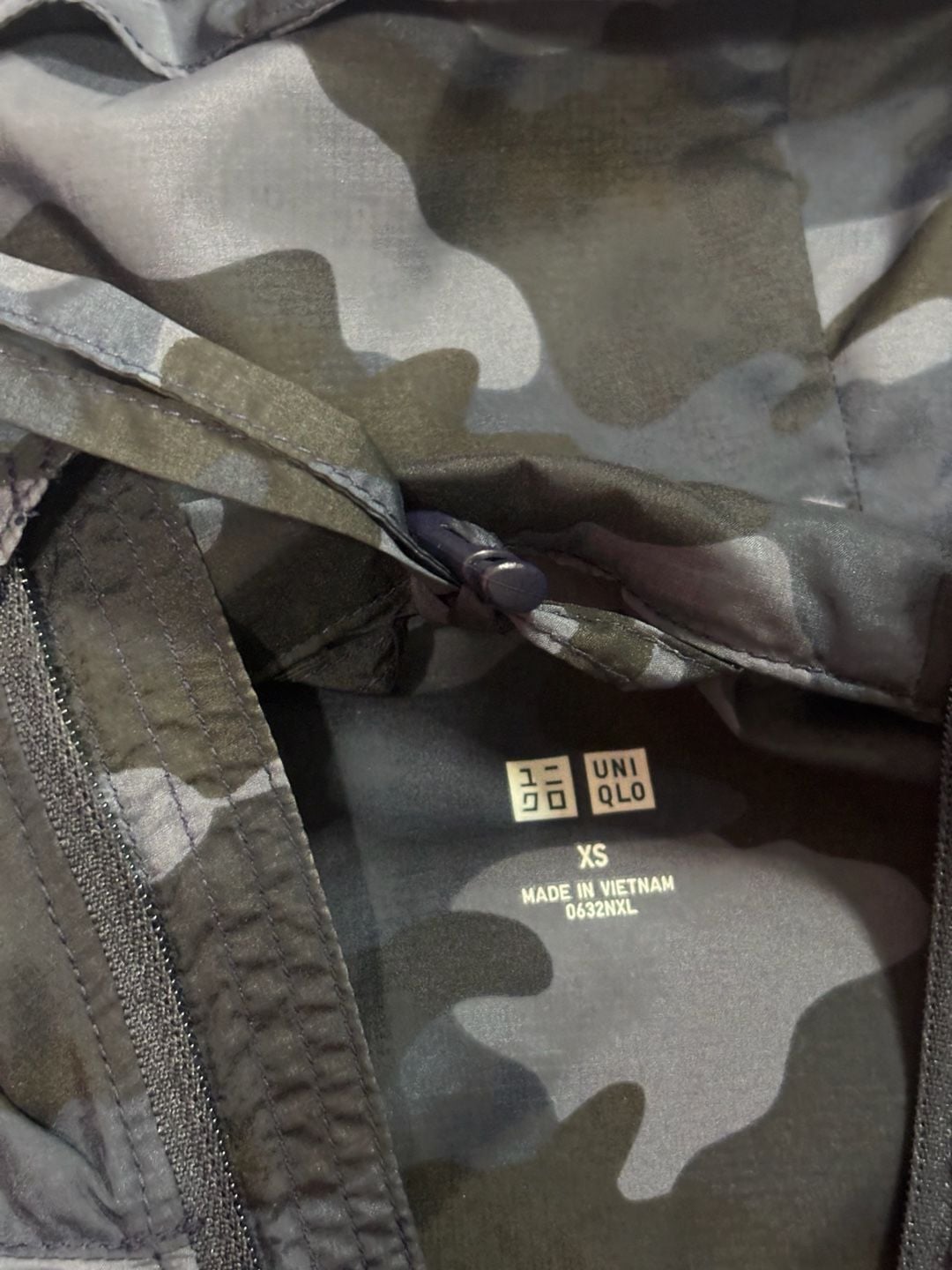 Uniqlo Pocketable UV Protection Hoodie Size XS Camo Windbreaker 4