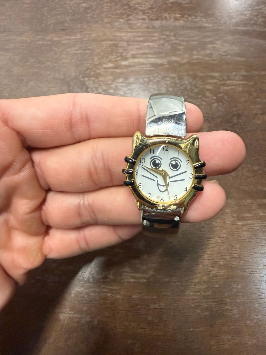 Kristine Cat Face Quartz Bracelet Watch 2