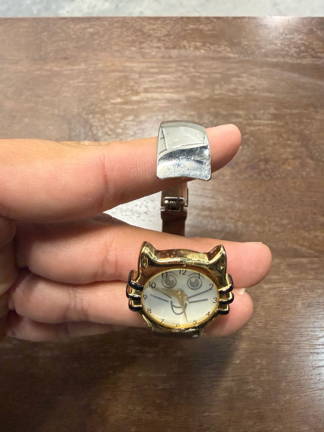 Kristine Cat Face Quartz Bracelet Watch 3