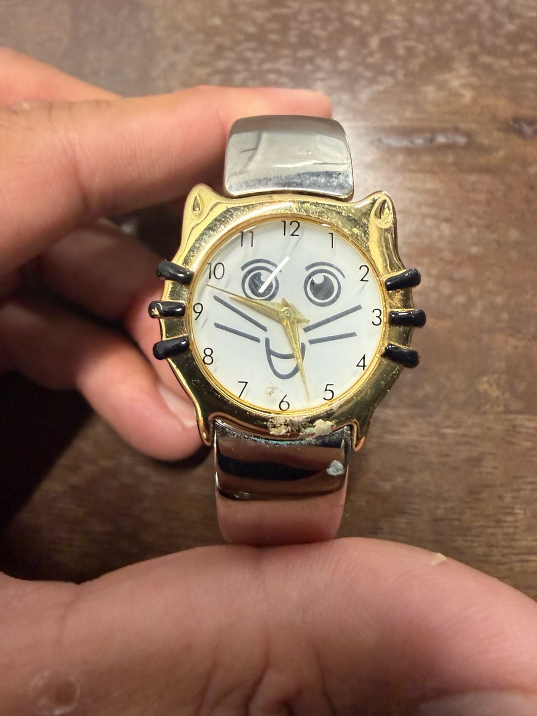 Kristine Cat Face Quartz Bracelet Watch 6
