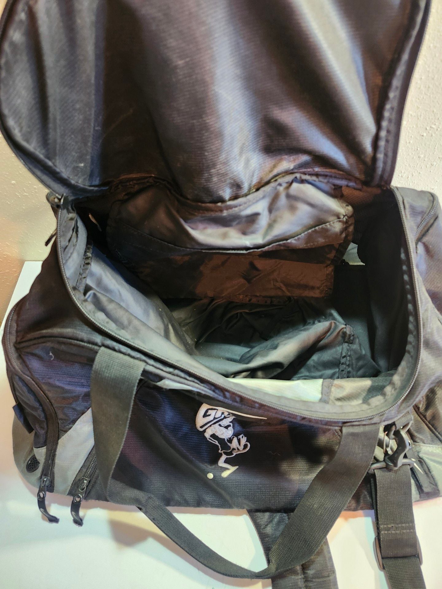 Nike Golf Duffle Bag Black Gray Shoulder Strap 4