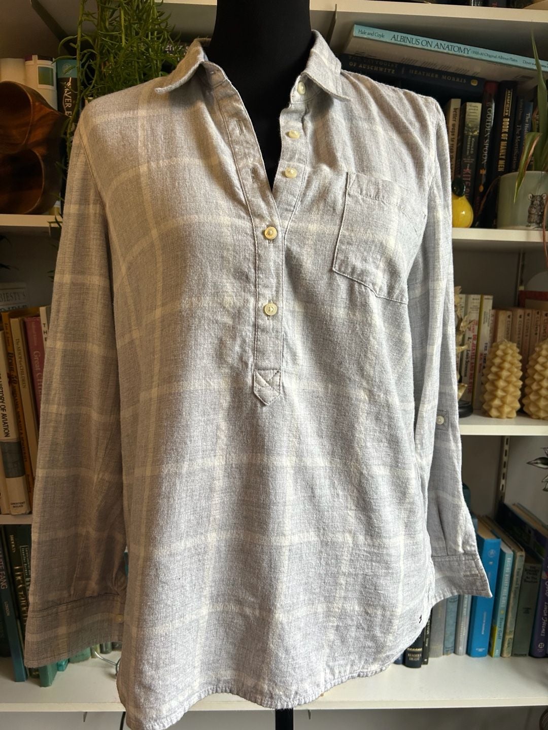 Tommy Hilfiger Plaid Blouse Size M Gray Long Sleeve Button Down Shirt 2