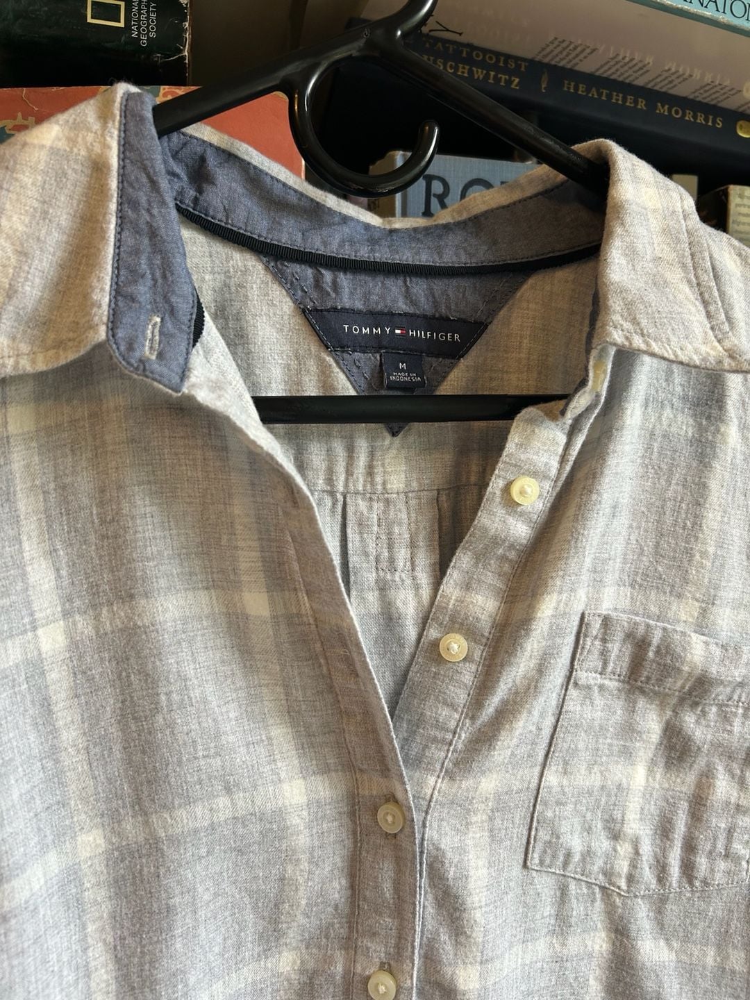 Tommy Hilfiger Plaid Blouse Size M Gray Long Sleeve Button Down Shirt 4