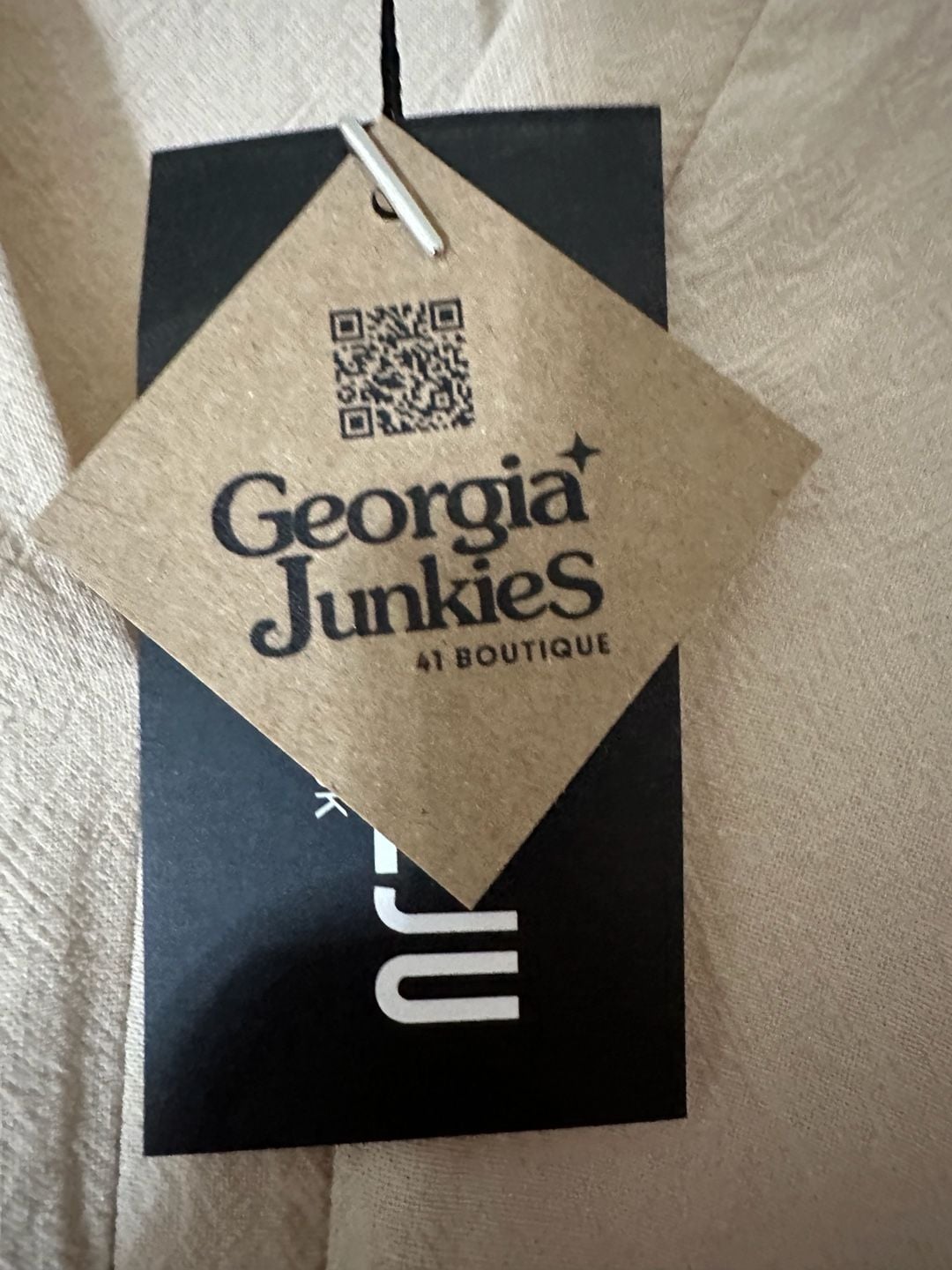 Doublu (Georgia Junkies)Tiered Shift Dress Beige Swiss Dot Sleeves 4