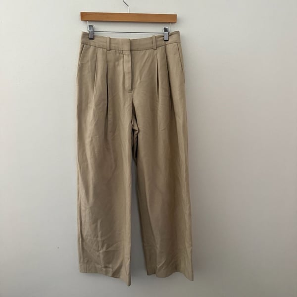 ARITZIA - Babaton Pleated Wide-Leg Pants Size 4 Camel