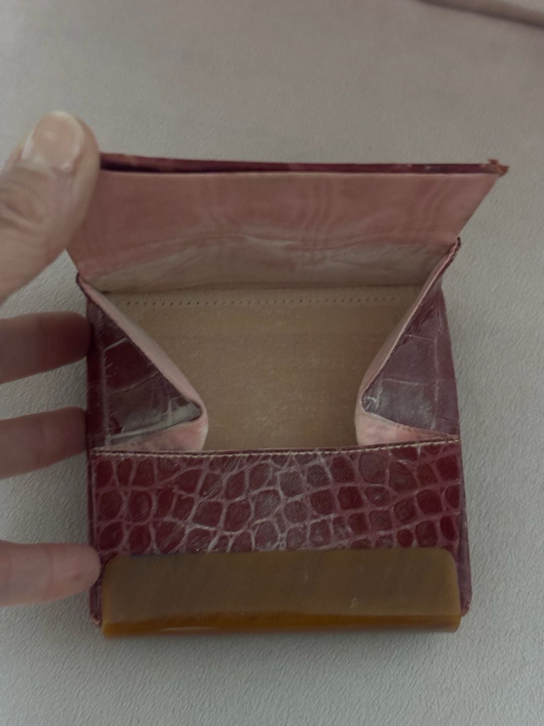 Rex Fifth Ave Vintage Flamingo Red Leather Lucite Compact 3