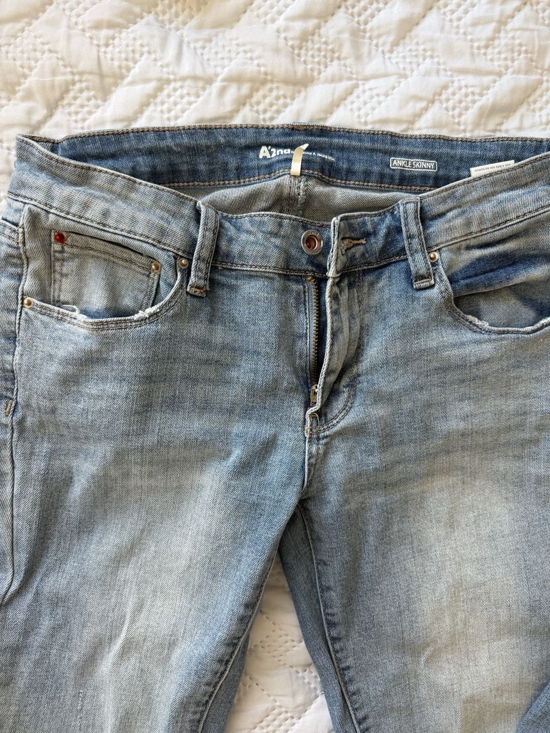 A’2nd For All Mankind Size 5 MediumStraight Jeans Distressed ( 0022) 2