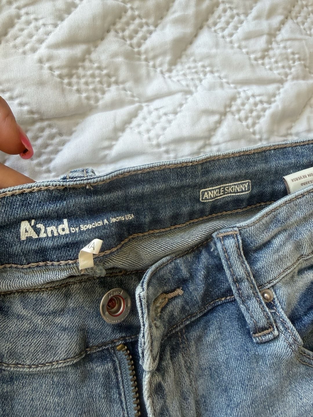 A’2nd For All Mankind Size 5 MediumStraight Jeans Distressed ( 0022) 3