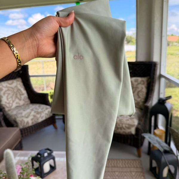 Alo Yoga airlift Leggings Size M  High Waist