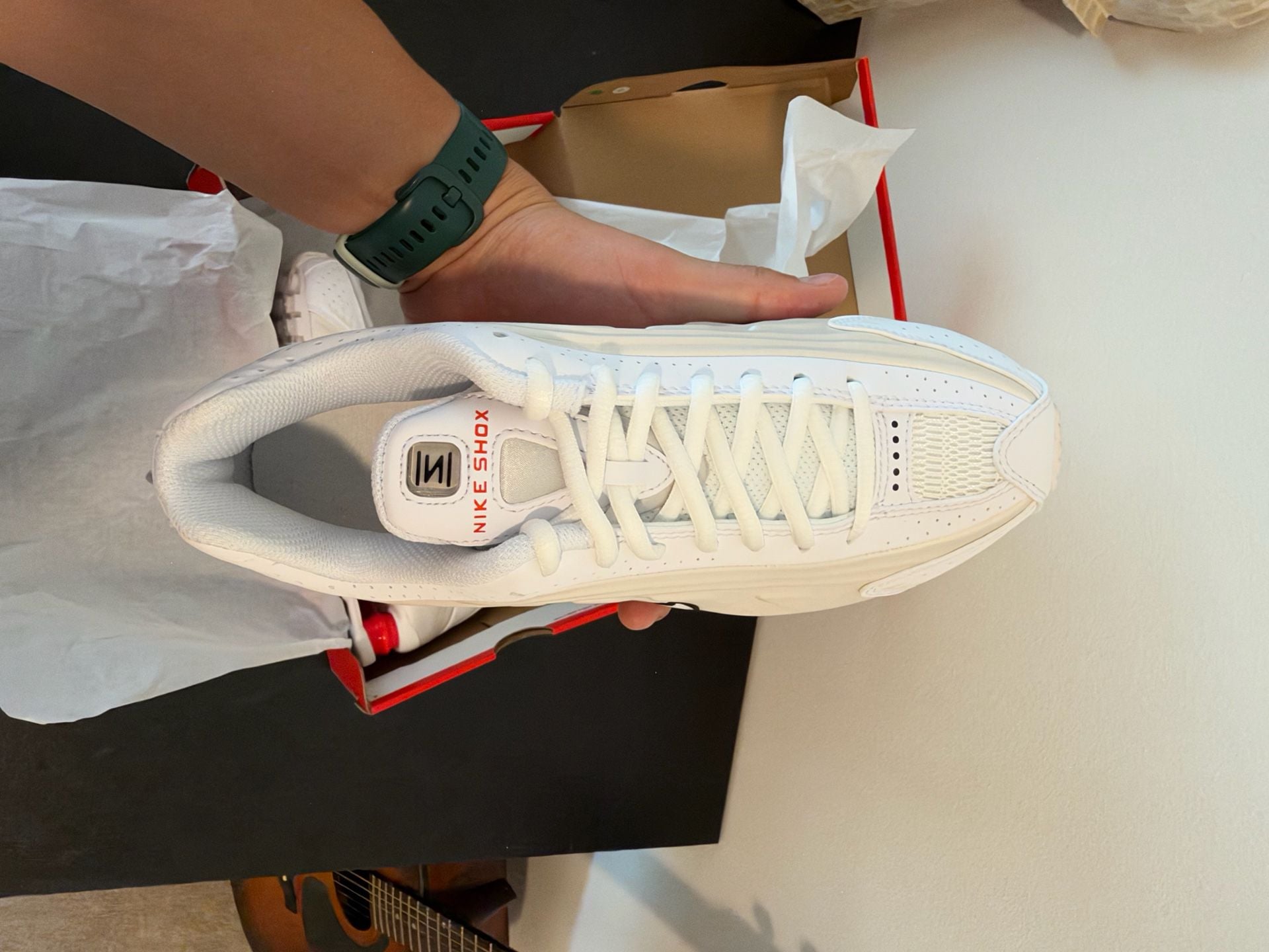 Nike Shox R4 Size 5.5Y White Phantom Picante Red 3
