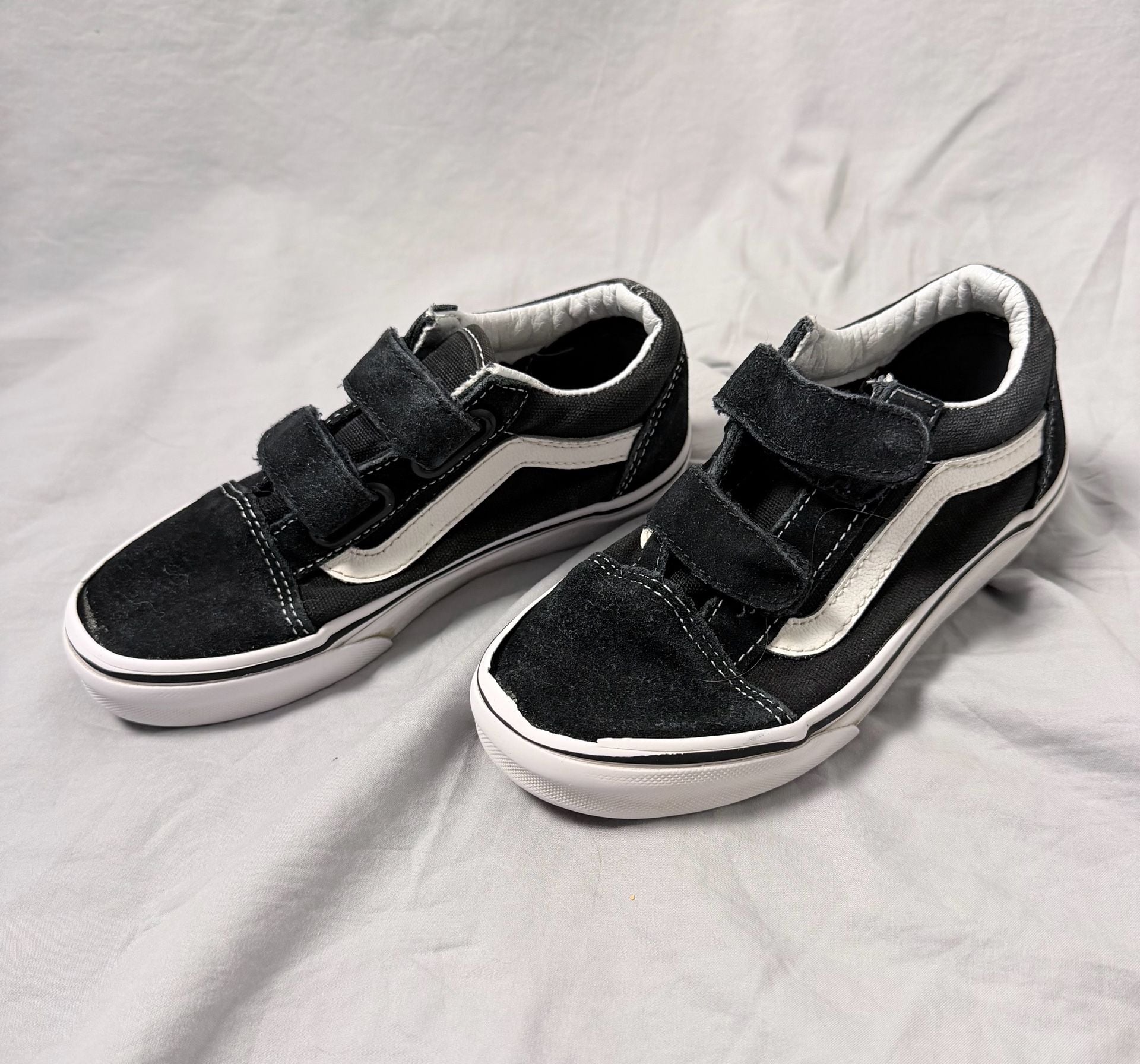 Vans Old Skool V Kids Size 13 Black White Sneakers 2