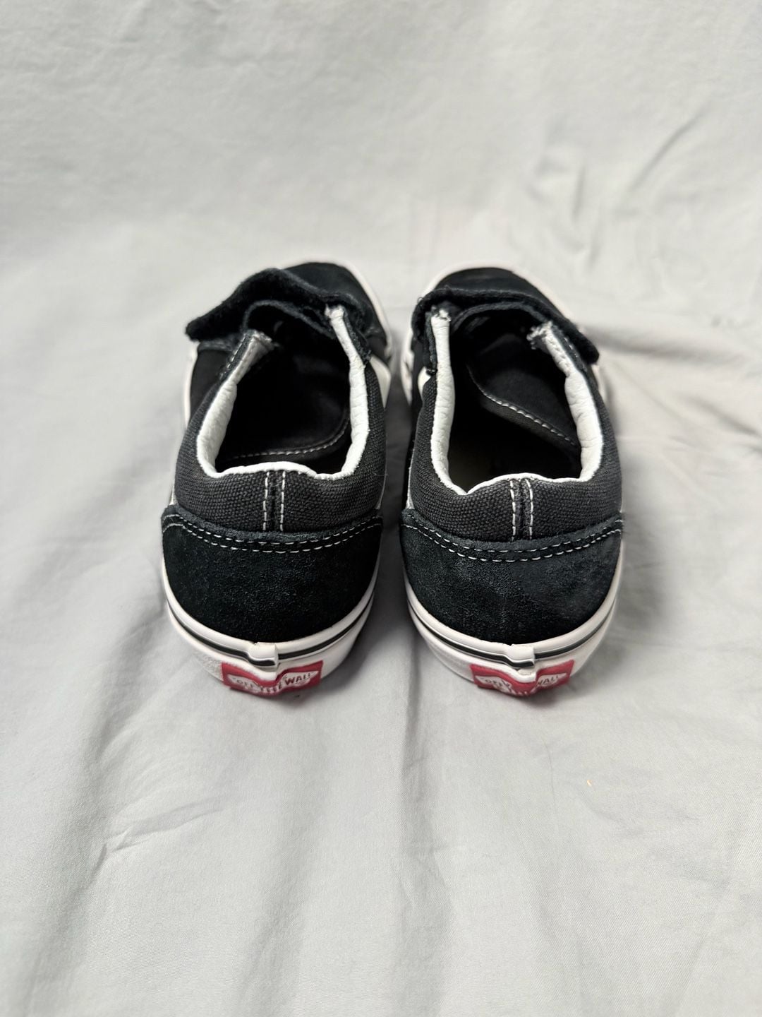 Vans Old Skool V Kids Size 13 Black White Sneakers 3