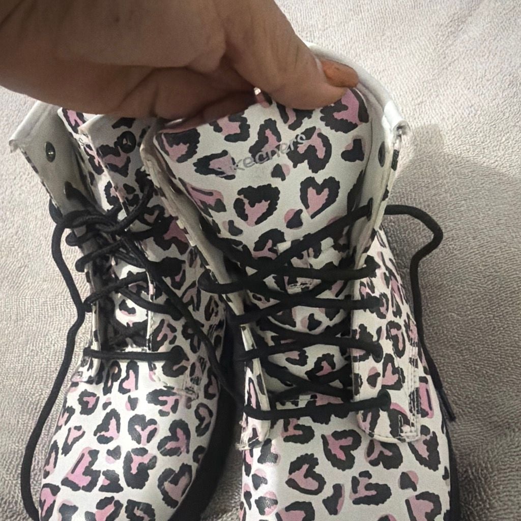 Skechers Gravlen Ankle Boots Size 3 White Pink Leopard Heart Print 3