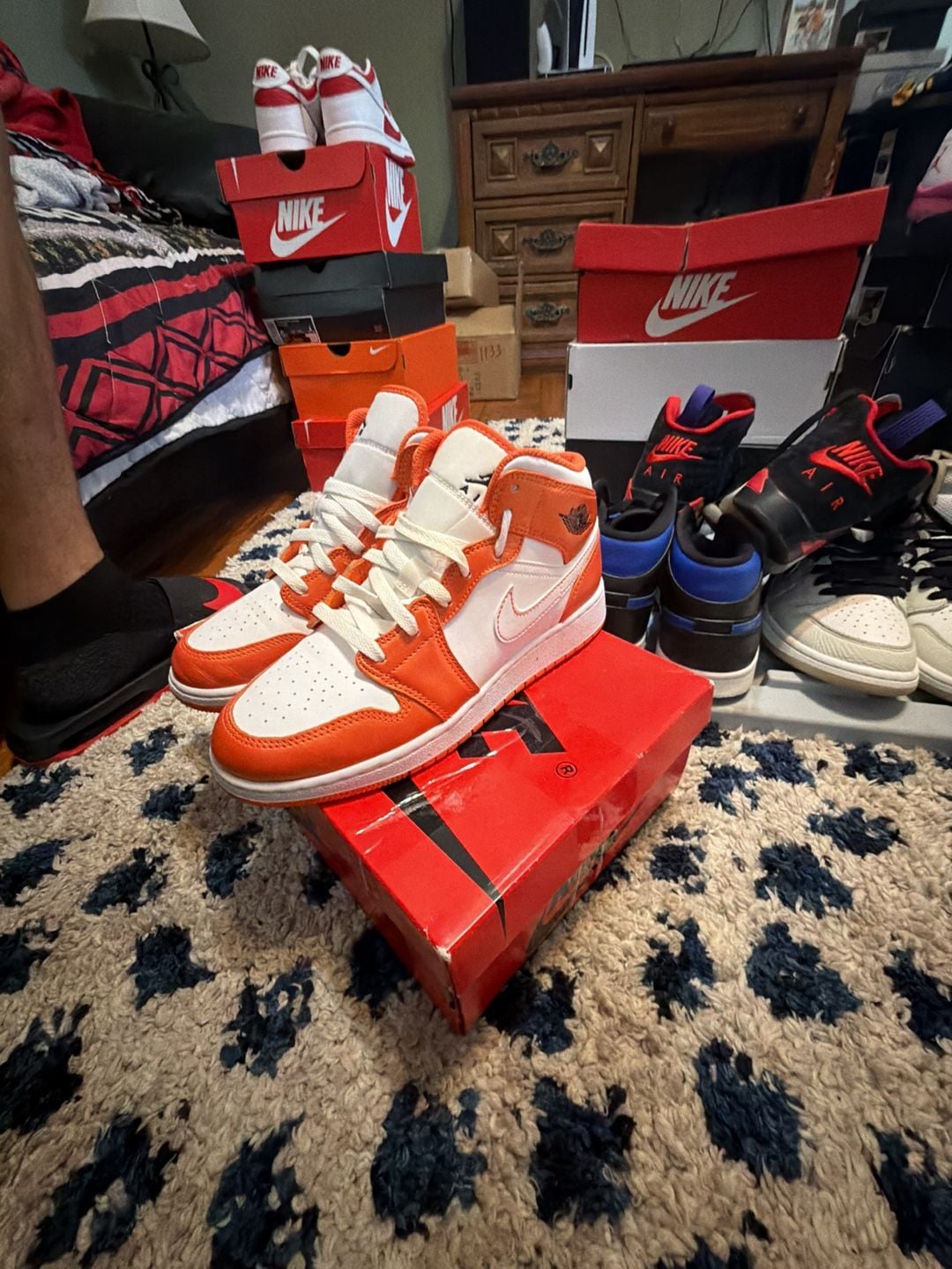 Nike Air Jordan 1 Retro Mid SE Electro Orange White size 6y or 7.5 w 3