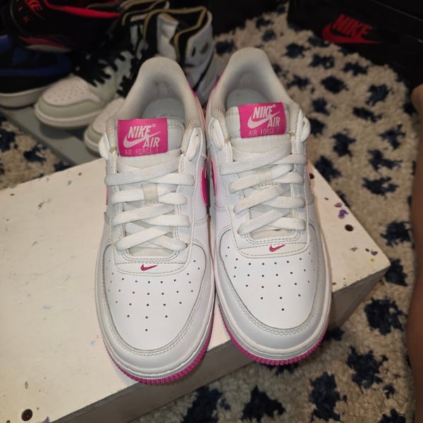 Nike Air Force 1 Low Size 5.5Y White Laser Fuchsia Pink Sneakers