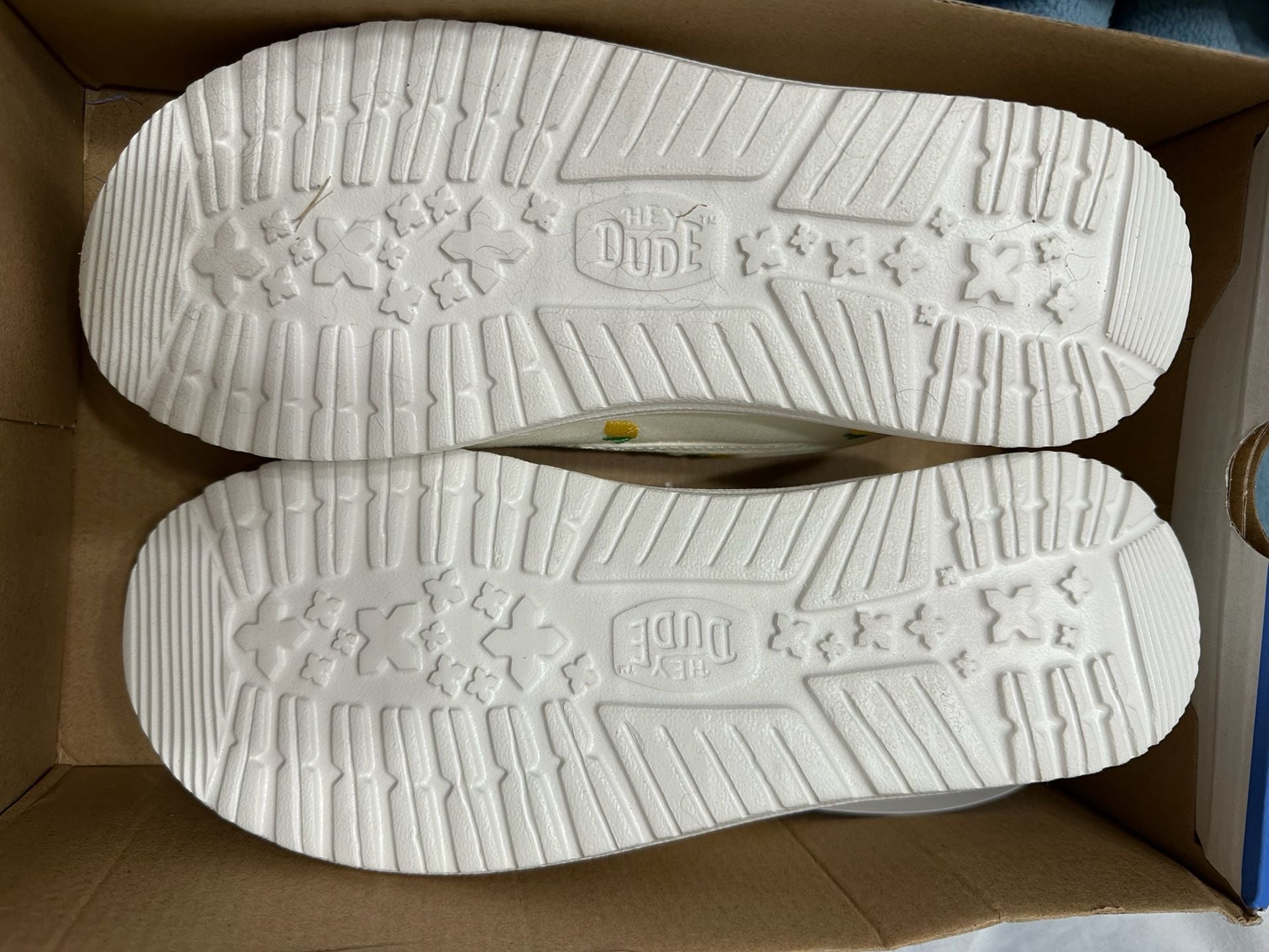 Hey Dude Wendy Cru Embroidered Size 9 White Lemon Slip On Shoes 4