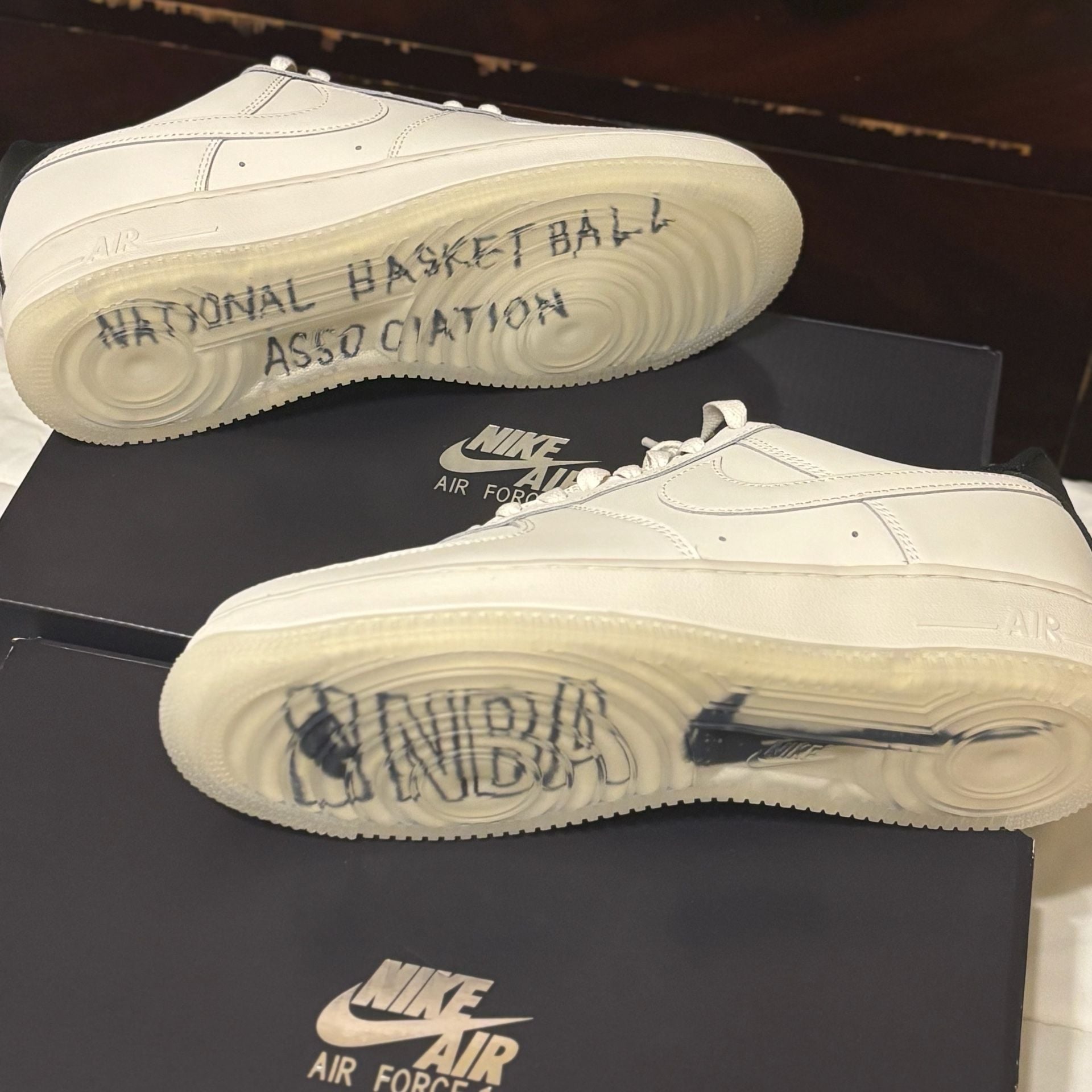 Nike Air Force 1 Low '07 NBA Phantom Size 9.5 White 10