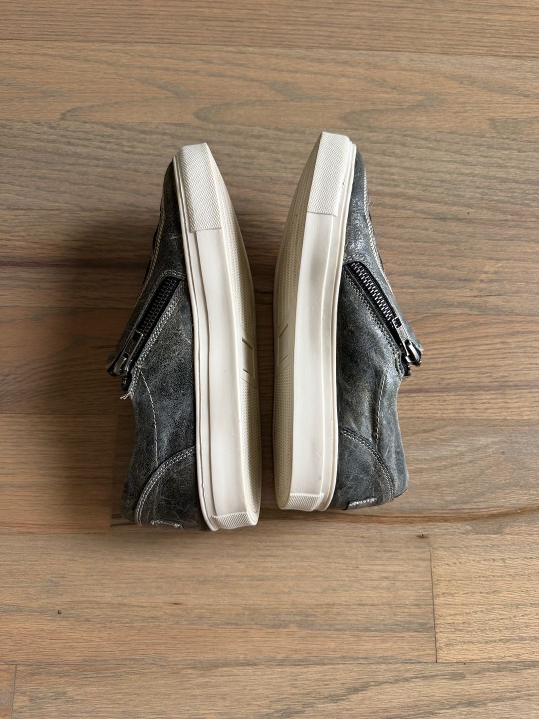 Corral Wings and Cross Gray Leather Sneaker E1552 7