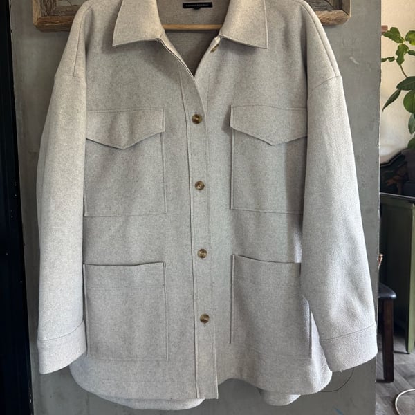 Banana Republic Structured 4 Pocket Button Shacket Size XL Beige