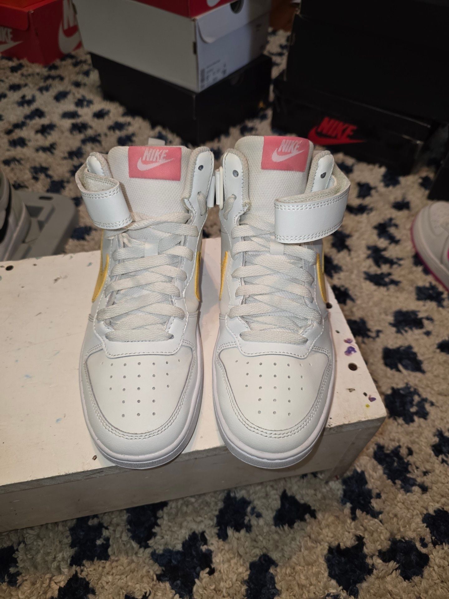 Nike Court Borough Mid 2 Size 6.5Y White Topaz Gold Pink Sneakers 2