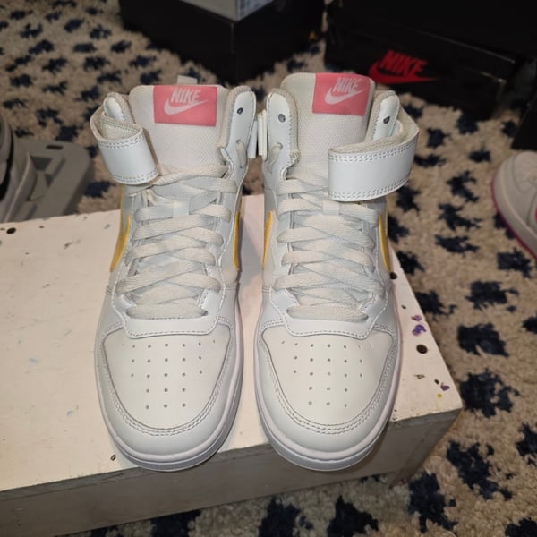 Nike Court Borough Mid 2 Size 6.5Y White Topaz Gold Pink Sneakers
