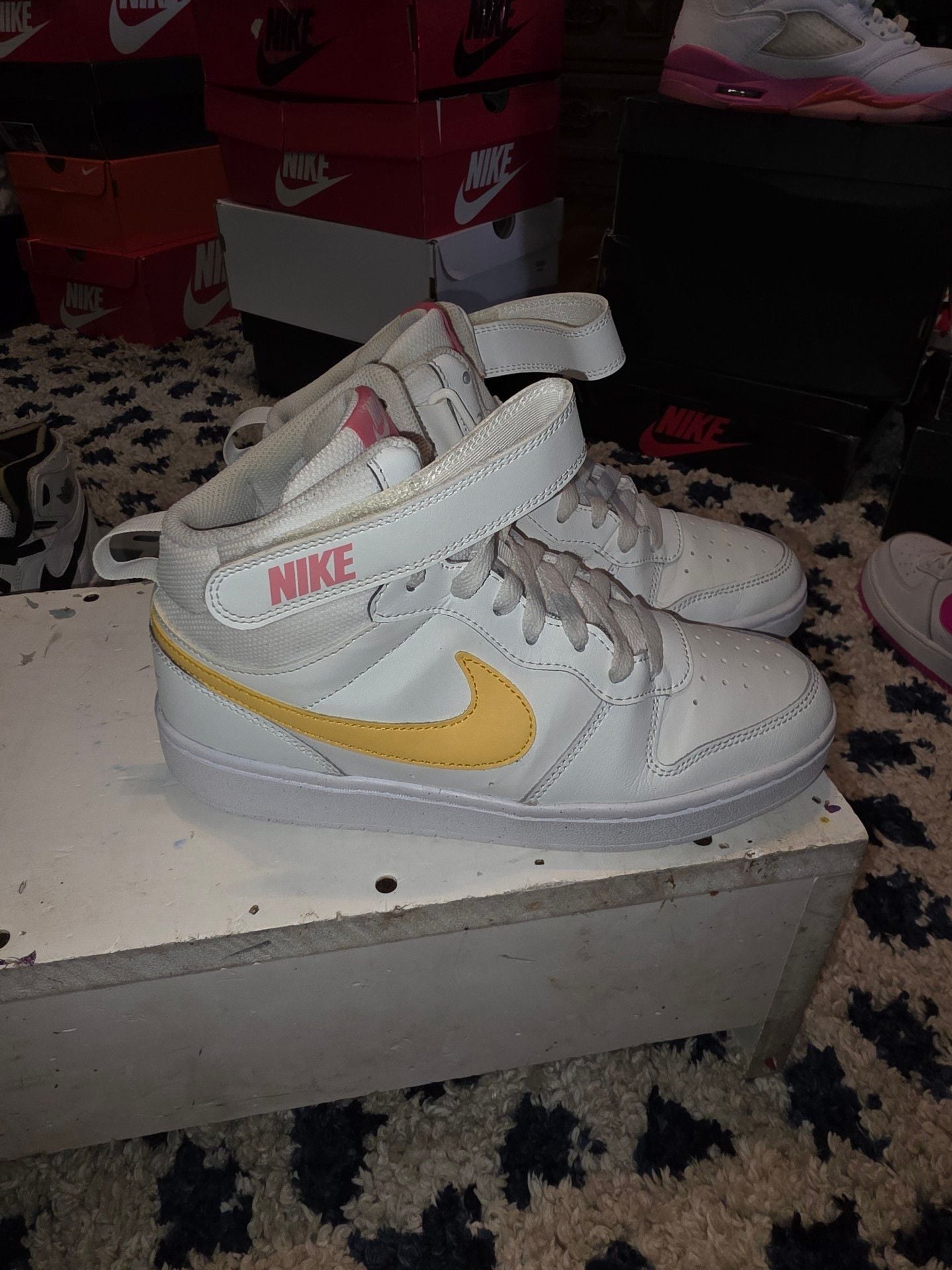 Nike Court Borough Mid 2 Size 6.5Y White Topaz Gold Pink Sneakers 3