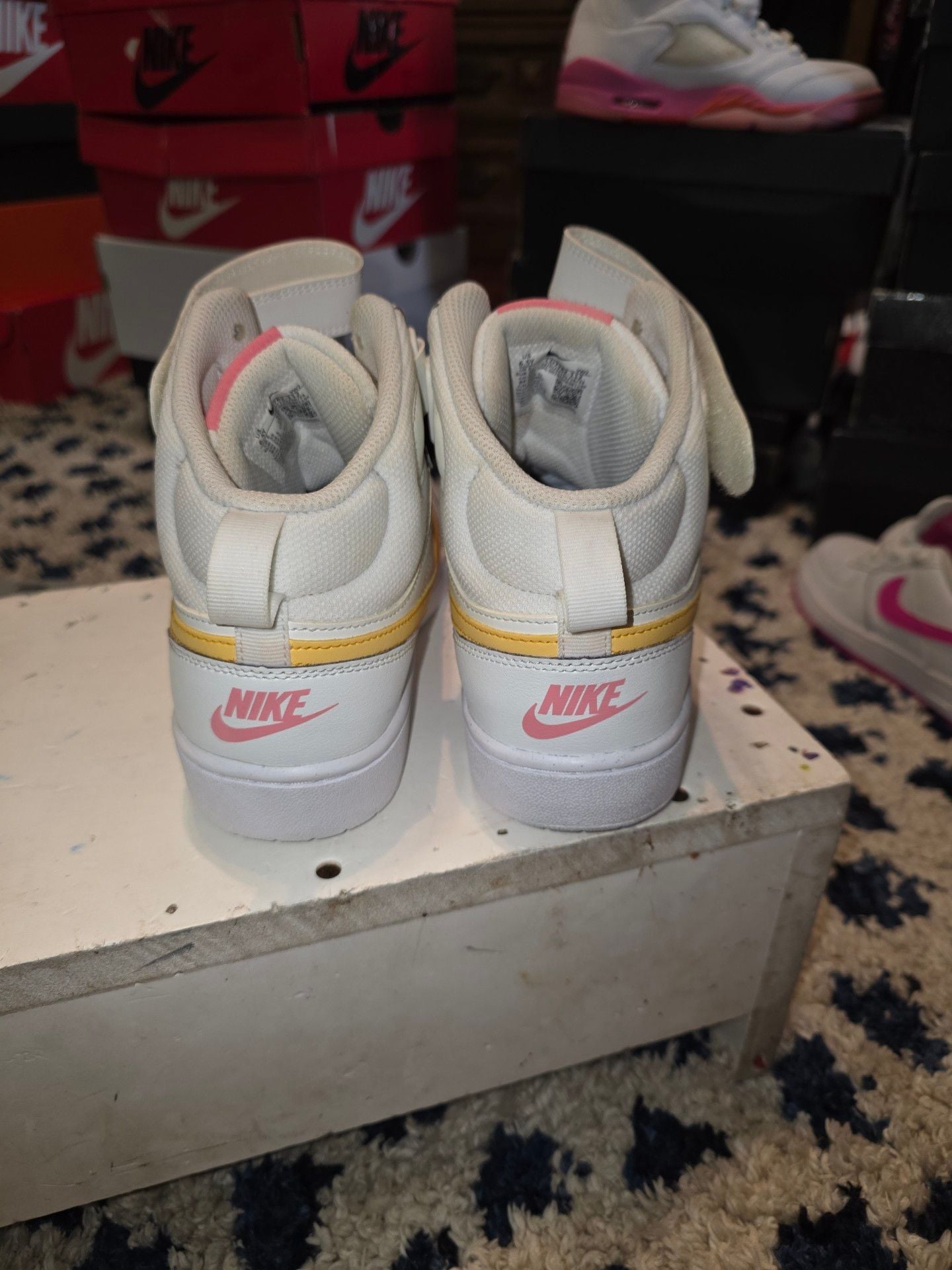 Nike Court Borough Mid 2 Size 6.5Y White Topaz Gold Pink Sneakers 5