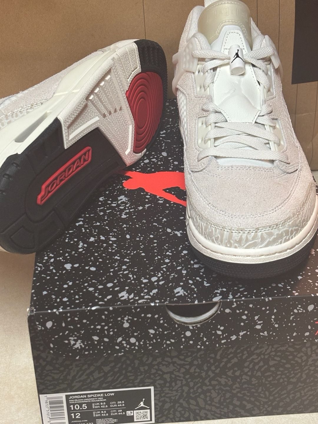 Jordan Spizike Low Size 10.5 Sail, Black & University Red. 6