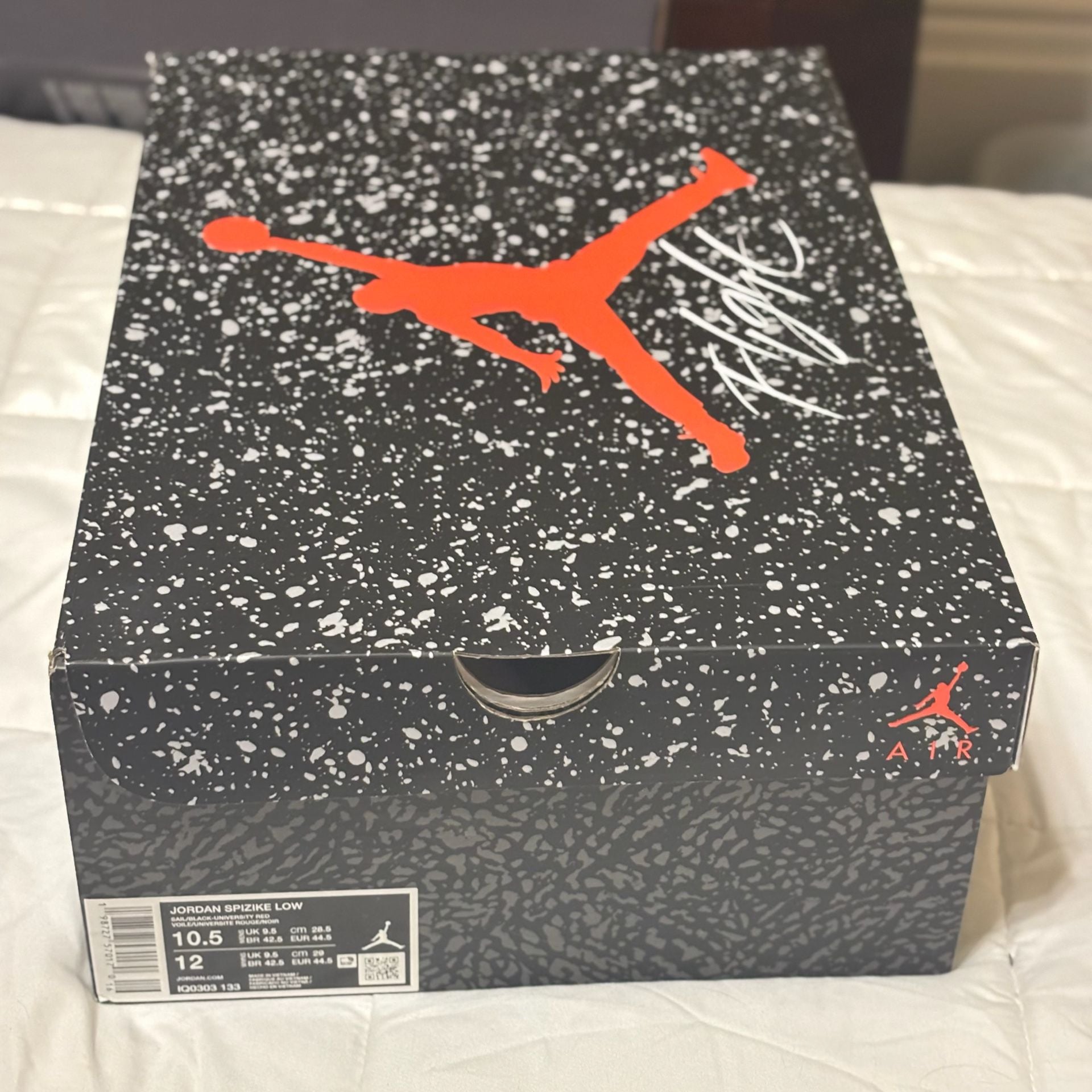 Jordan Spizike Low Size 10.5 Sail, Black & University Red. 16