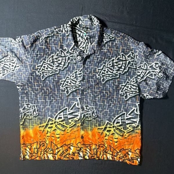 No Boundaries Short Sleeve Button Up Shirt Size 2XL Fire Graffiti