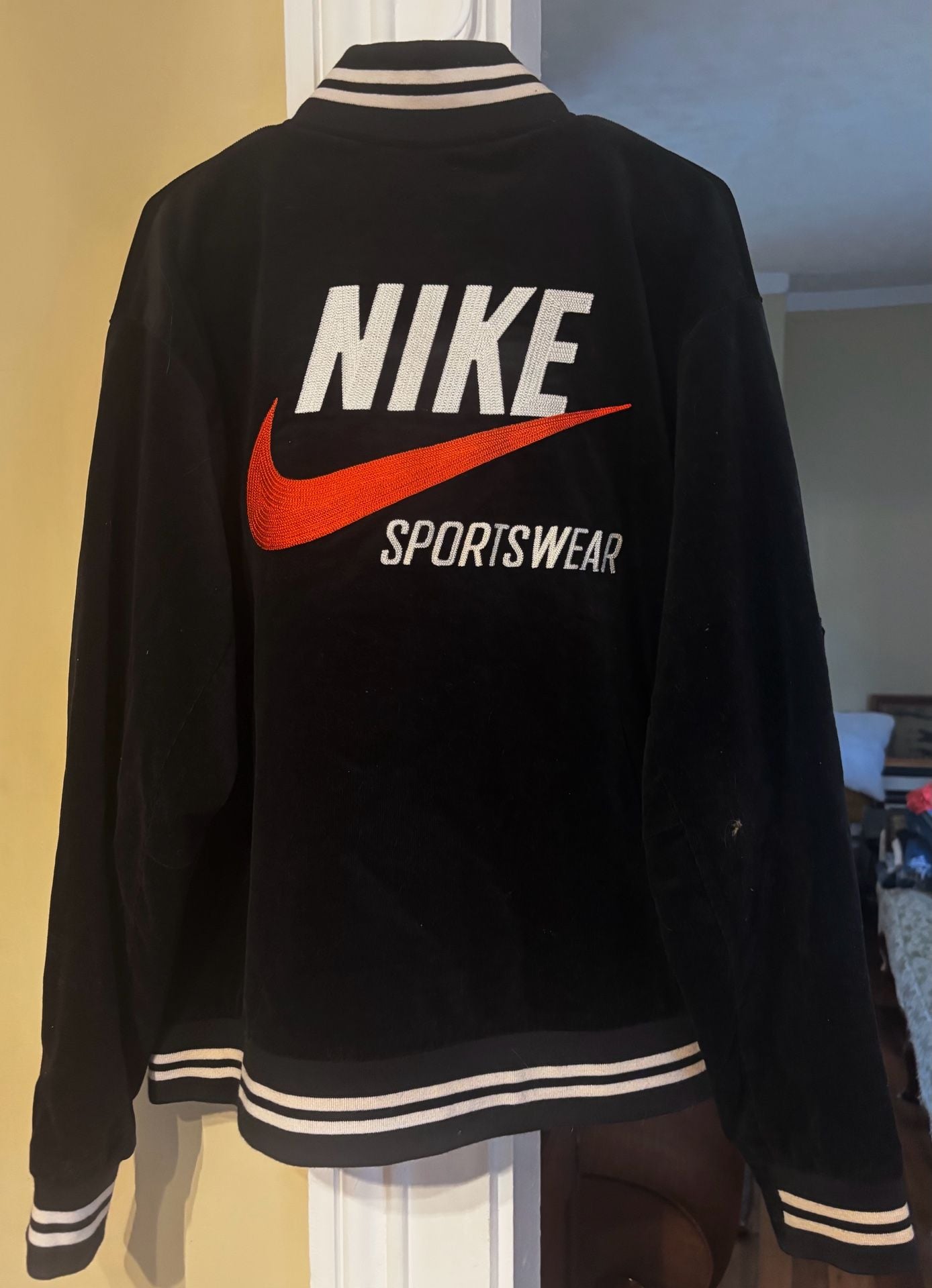 Nike NSW Trend Bomber Jacket Size XL Black Corduroy Varsity 4