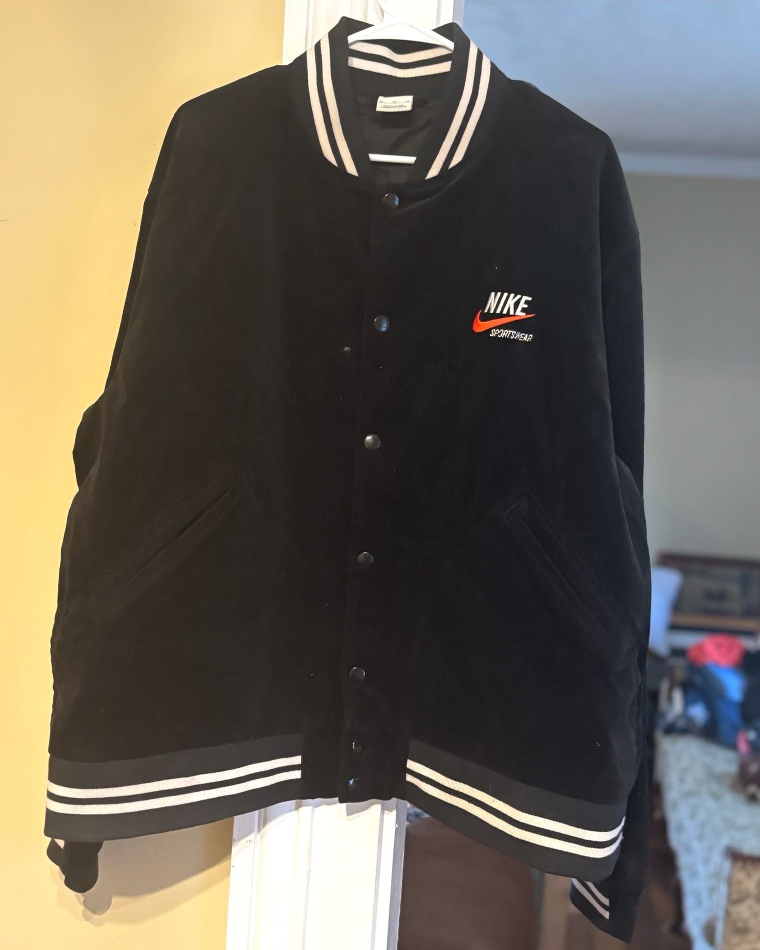 Nike NSW Trend Bomber Jacket Size XL Black Corduroy Varsity 5