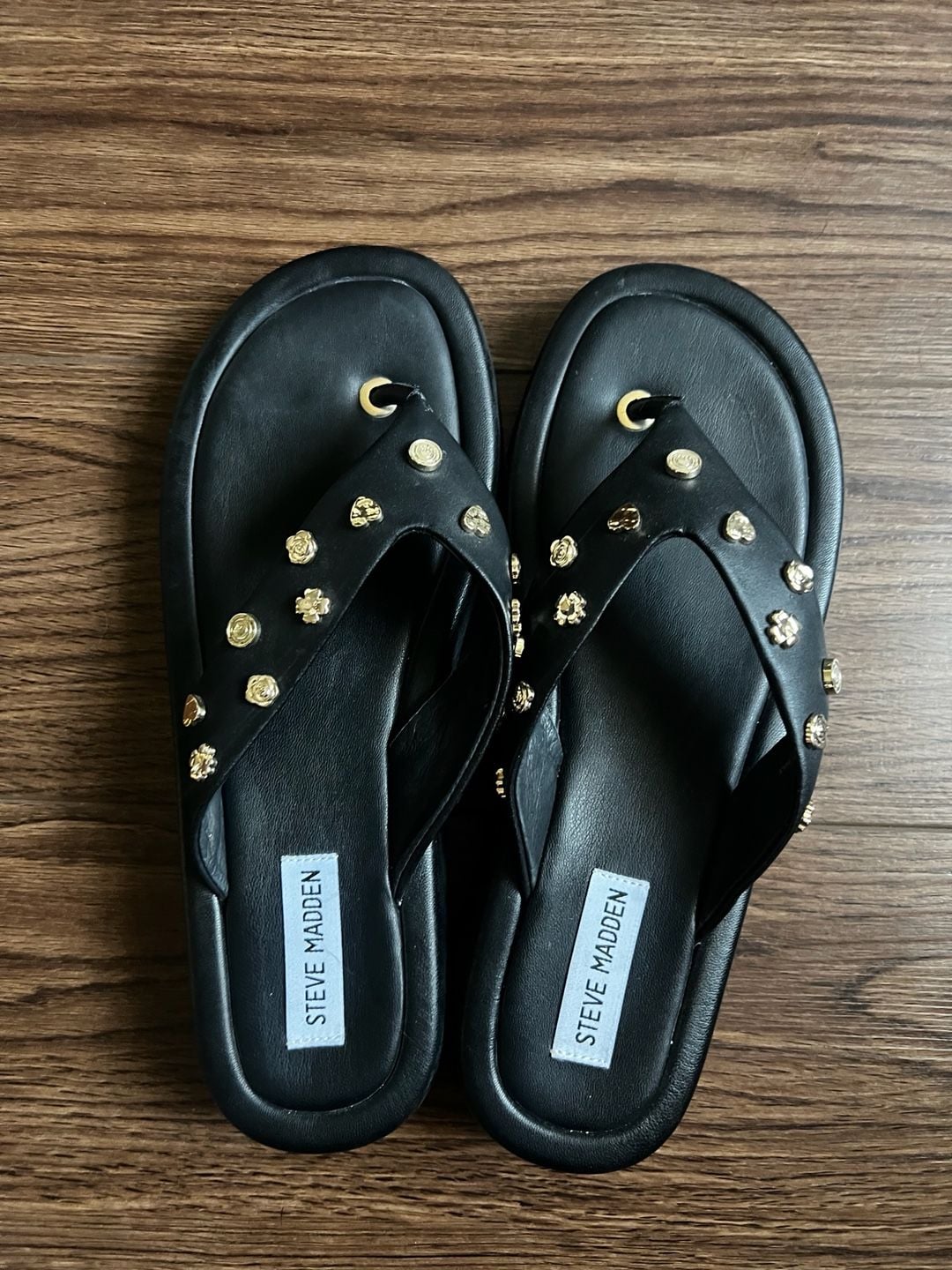 Steve Madden Size 9M Black Studded Flatform Sandals 3