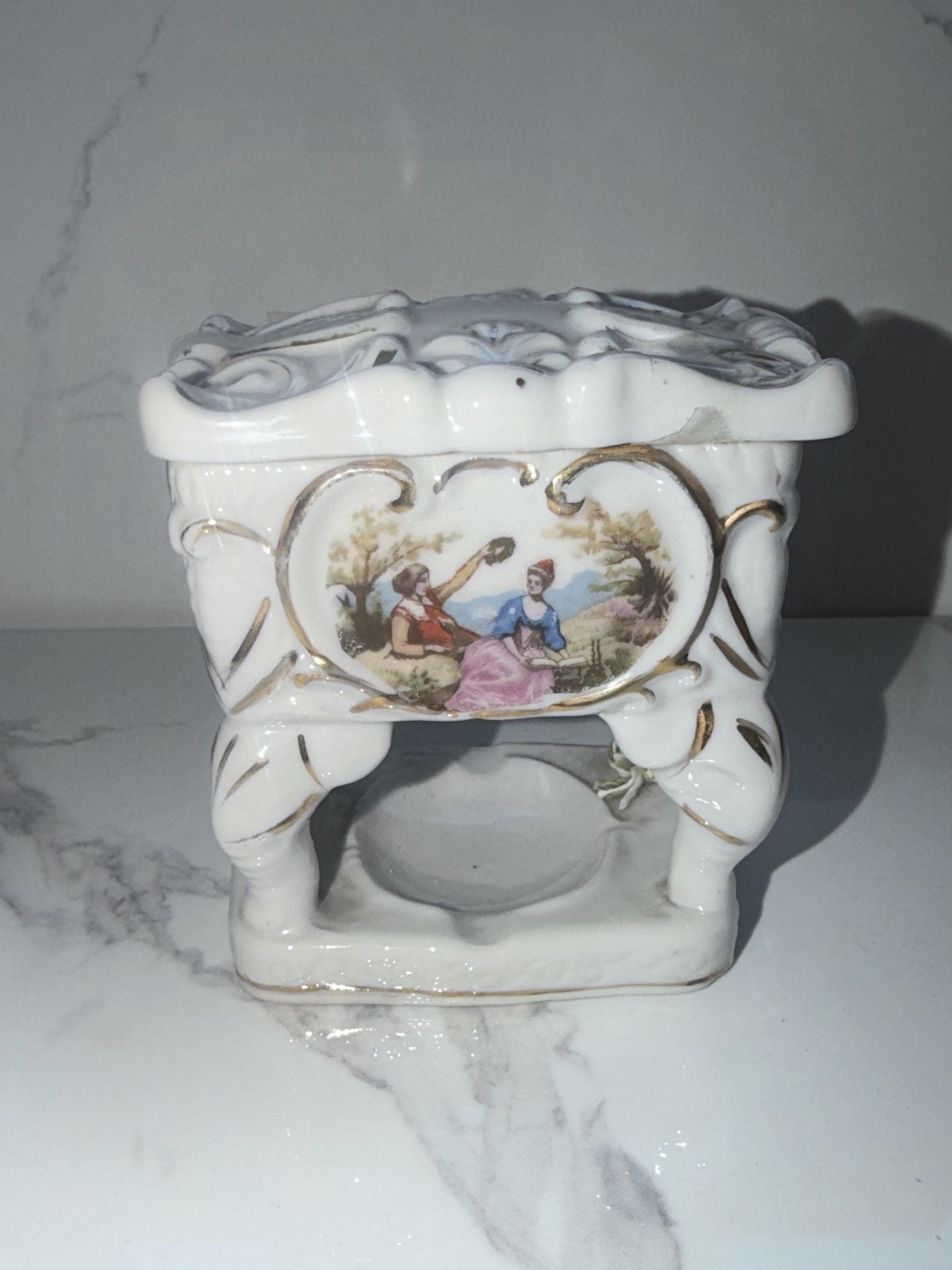 Vintage Victorian Style Footed Cigarette Box With Couple 1