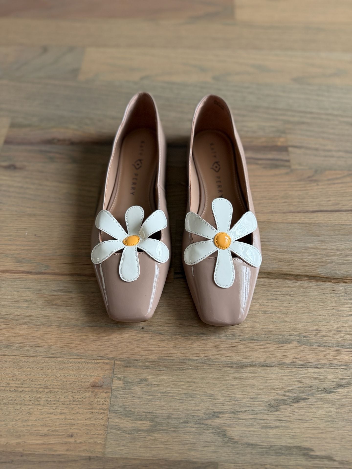 Katy Perry Evie Daisy Flats Patent Leather Pink White 2
