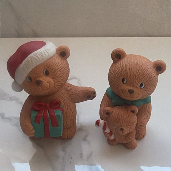 Avon Holiday Hugs Porcelain Bear Set
