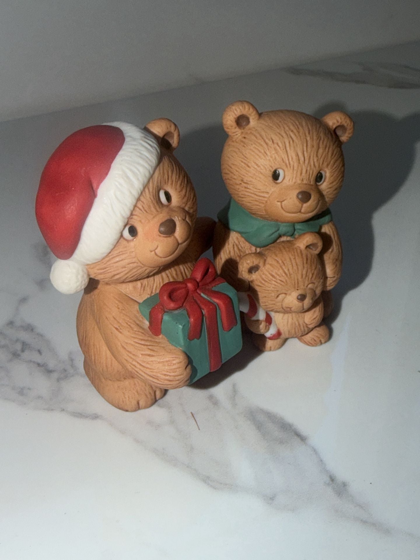 Avon Holiday Hugs Porcelain Bear Set 4