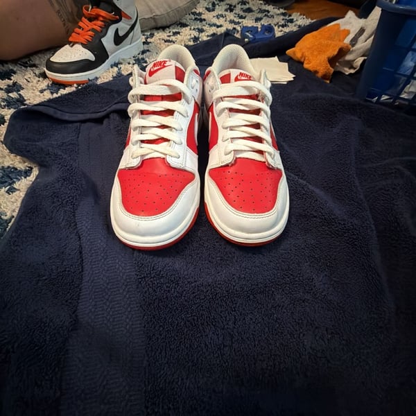 Nike Dunk Low Retro Championship Red University Red size 7 y or 8.5 w