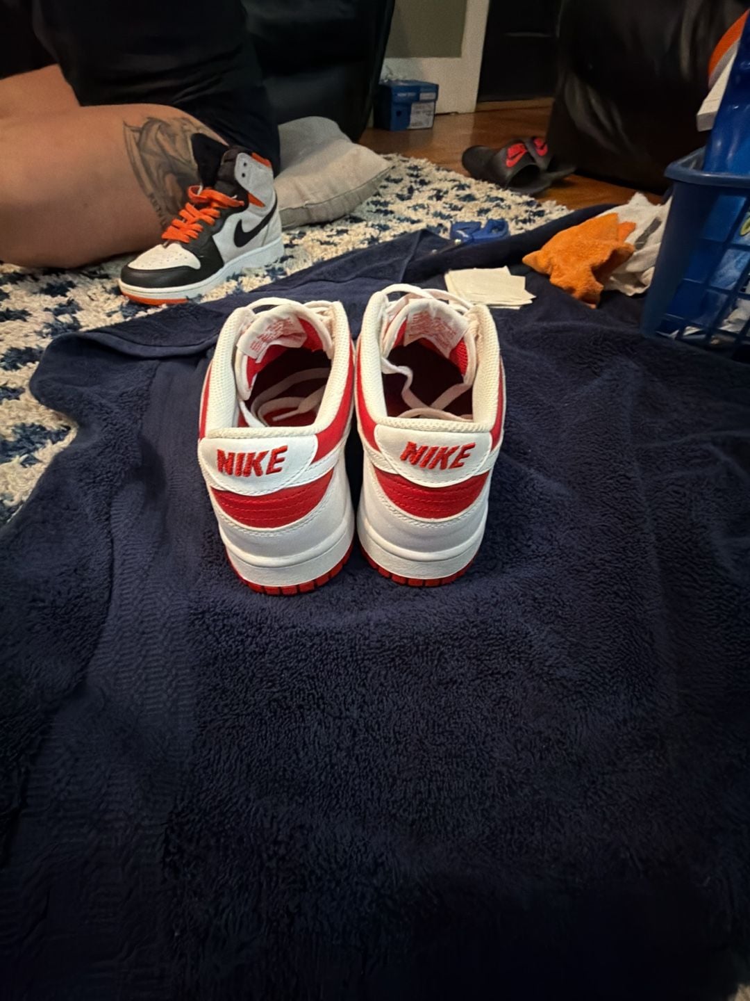 Nike Dunk Low Retro Championship Red University Red size 7 y or 8.5 w 4