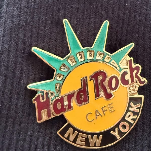 Hard Rock Cafe New York Pin - Statue Of Liberty Logo